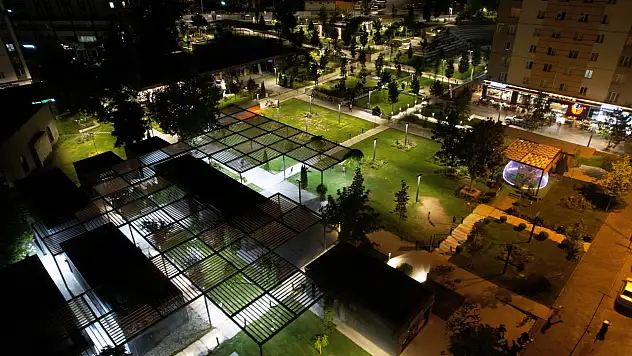 Mevlana Meydanı 3 yıldır Talas'ın neşesi oldu