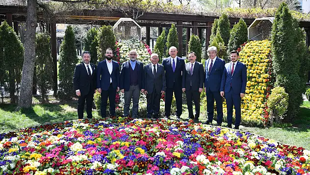 Mevlüt Çavuşoğlu'ndan Kayseri'ye ve Büyükşehir'e övgü...