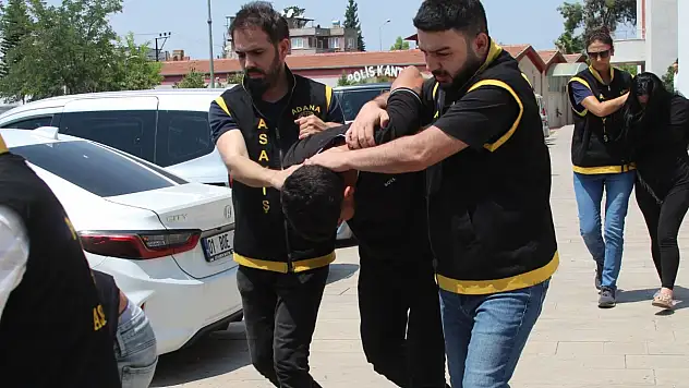 Mezarlıkta telefon hırsızlığı: Çaldıkları telefondan 97 bin TL aktardılar