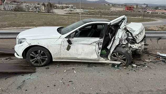 Kayseri'de MHP eski milletvekilinin oğlunun yaralandığı kazada görüntüler ortaya çıktı!