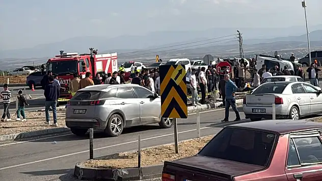 MHP'li milletvekilinin konvoyunda kaza: 1 ölü, 4 yaralı