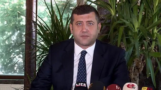 MHP'li Vekil Baki Ersoy rekor kırdı!