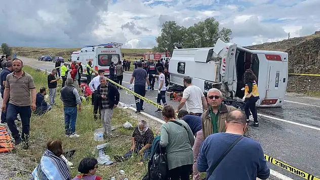 Midibüs şarampole devrildi: Çok sayıda yaralı!