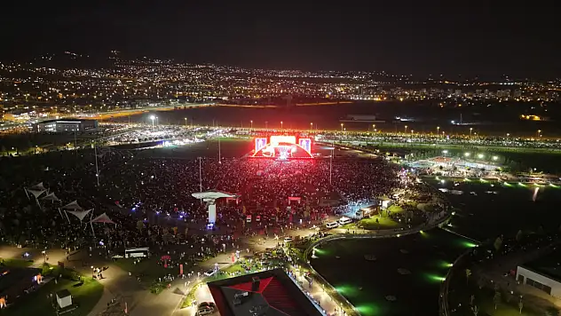 Millet Bahçesi'ni dolduran Kayserililer festivalle buluştu