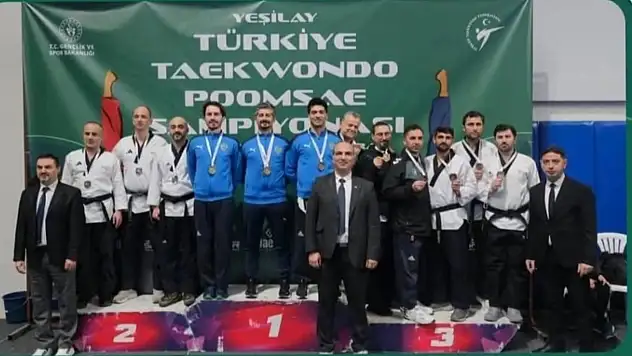 Milli gurur kürsüde: Hasan Gülnar'dan Türkiye derecesi
