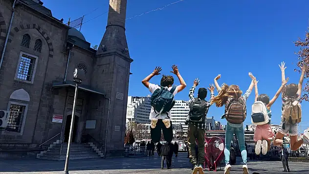 Milyonlarca öğrencinin gözü kulağı bu haberde – Yarıyıl tatili uzayacak mı?