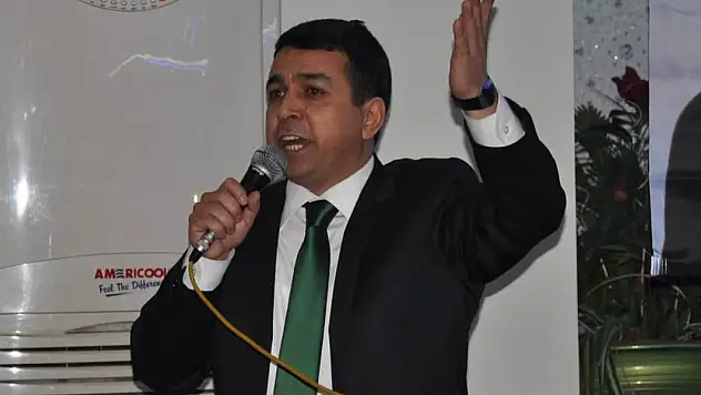 Minibüsçüler Esnaf Odası'nda Yavuz Ay güven tazeledi