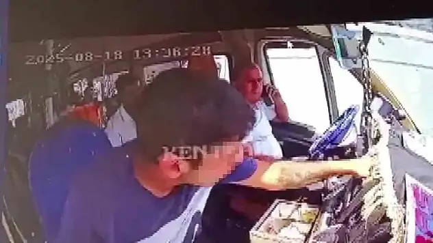 Minibüste kapkaç: Araç kırmızı ışıkta durunca paraları alıp kaçtı