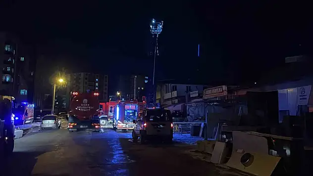 Mobilya imalathanesinde korkutan yangın!