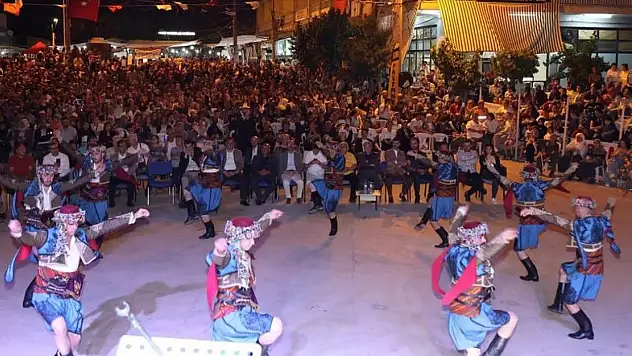 Moda Festivali renkli görüntülerle başladı