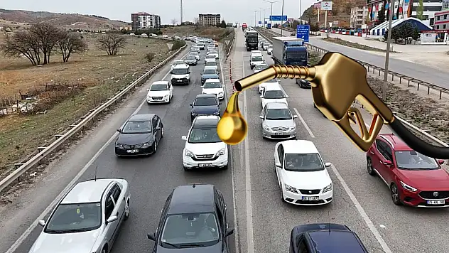 Motorin fiyatlarına dev zam: Bu gece yarısı pompaya yansıyacak! Benzin, motorin (mazot) ve LPG fiyatları ne oldu?