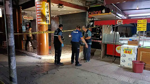 Motosikletli saldırganlar çay ocağına saldırdı: 2 yaralı