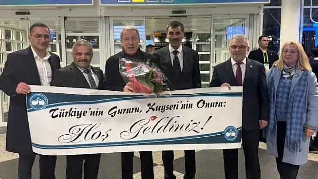 Münih'te Kayseri rüzgarı! Türk heyetine havalimanında coşkulu karşılama