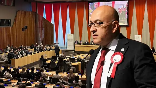 Murat Cahid Cıngı'dan New York'ta dikkat çeken çıkış