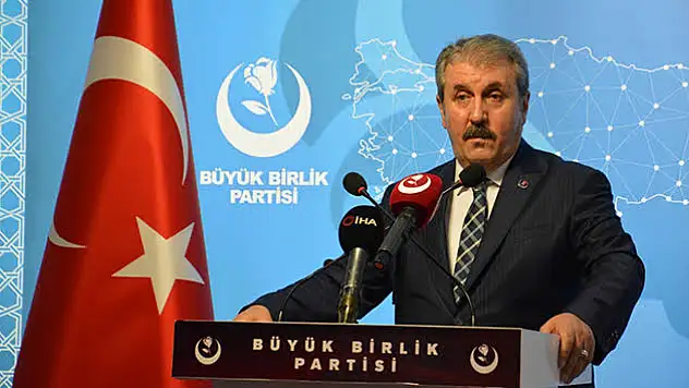 Mustafa Destici'den 12 Eylül mesajı: Tankların açtığı yol karanlığa çıkar