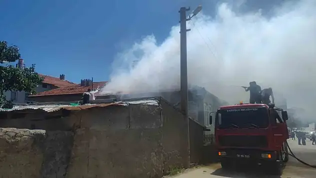 Müstakil evde yangın çıktı - Mahallede paniğe neden oldu