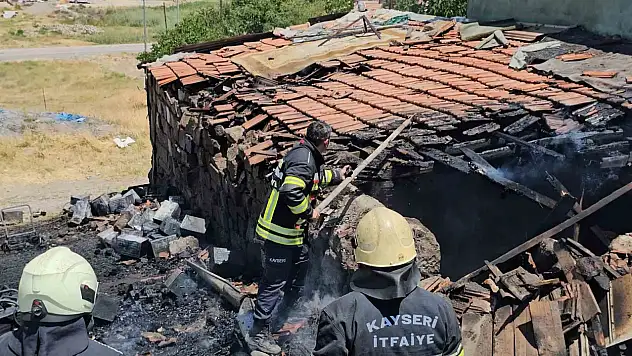 Kayseri'de müstakil evde yangın çıktı