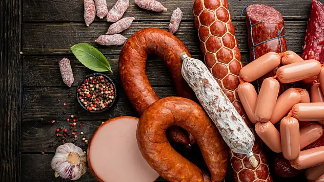 Ne dana eti ne de kanatlı eti… Sucuğun içinde dil çıktı