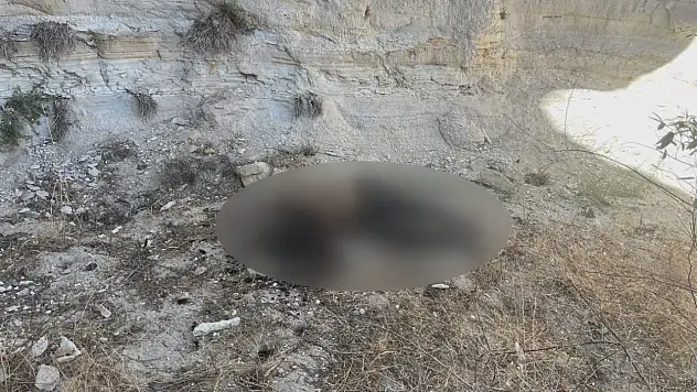 Peribacalarında ölü bulundu