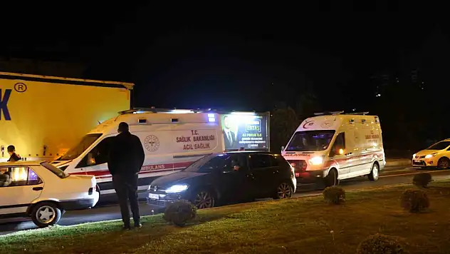 Ambulansa yol vermek isterken kazaya neden oldu