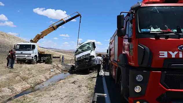 Nevşehir'de beton mikseri devrildi - Yaralı var!