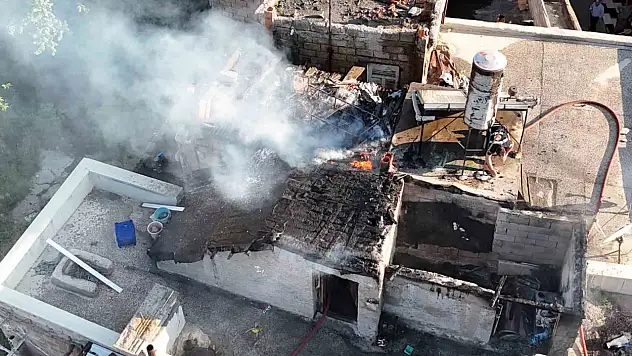 Nevşehir'de korkutan çatı yangını