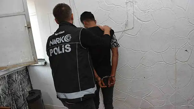 Helikopter destekli narkotik operasyonu: 61 gözaltı