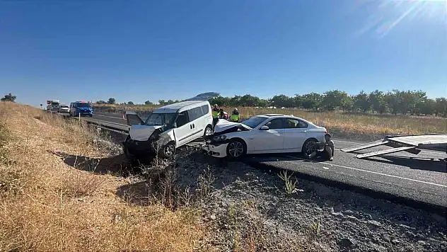 Nevşehir'de akıl almaz kaza: 14 kişi yaralandı!