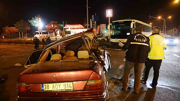 Nevşehir'de turistleri taşıyan otobüs ile otomobil çarpıştı!