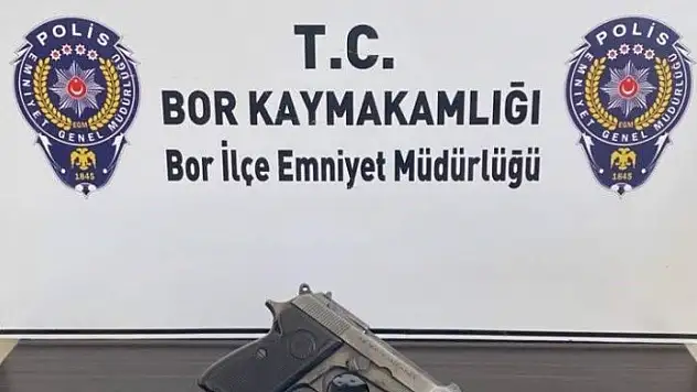 Niğde'de silah ve sahte plakalı motosiklet ele geçirildi