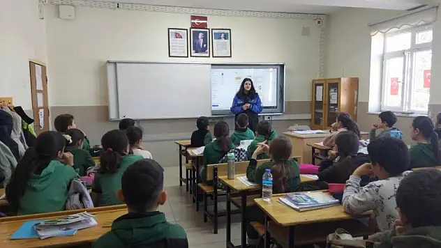 Niğde'de yüzlerce öğrenciye güvenlik ve bilinçlendirme eğitimi