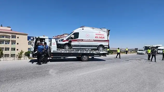 Niğde-Kayseri karayolunda feci kaza: 3'ü sağlık çalışanı 5 yaralı