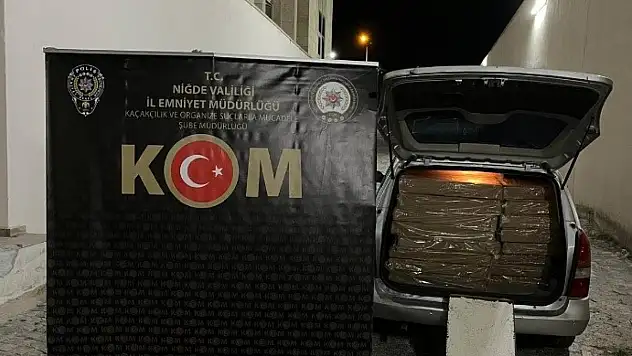 Niğde'de binlerce makaron ve litrelerce etil alkol ele geçirildi!