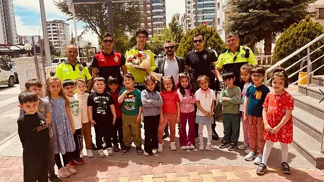 Miniklere trafik eğitimi verildi