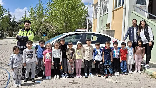 Niğde'de minik öğrencilere trafik eğitimi...