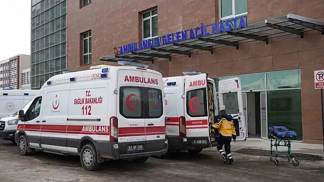 Niğde'de oto galeri önünde silah sesleri! 1 kişi yaralandı