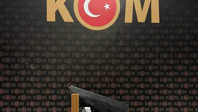 Kaçak silah taşıyan 2 şüpheli yakalandı