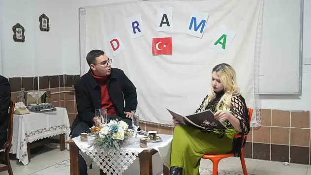 Niğde Halk Eğitim'de Drama Kursuna Yoğun İlgi
