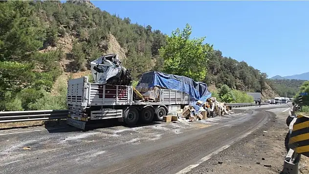 Zincirleme trafik kazası! Yol 6 saat kapalı kaldı