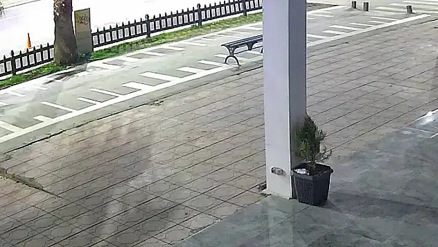 Nişanlı çiftin hayatını kaybettiği kaza kameralara yansıdı!