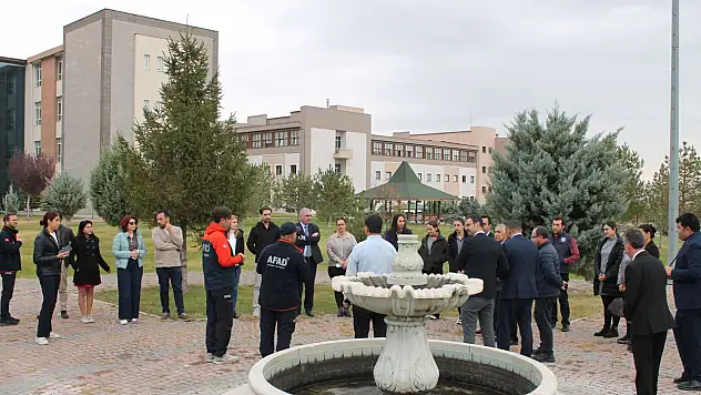 NNYÜ'de deprem ve yangın tahliye tatbikatı