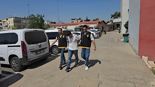 Adana'da 2 iş yerini soydu, 3'üncüde suç üstü yakalandı