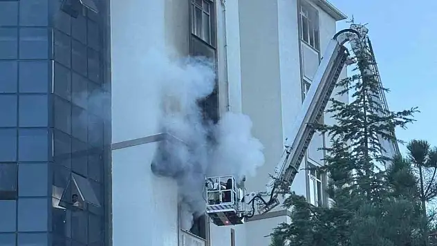 Öğrenci yurdunda korkutan yangın