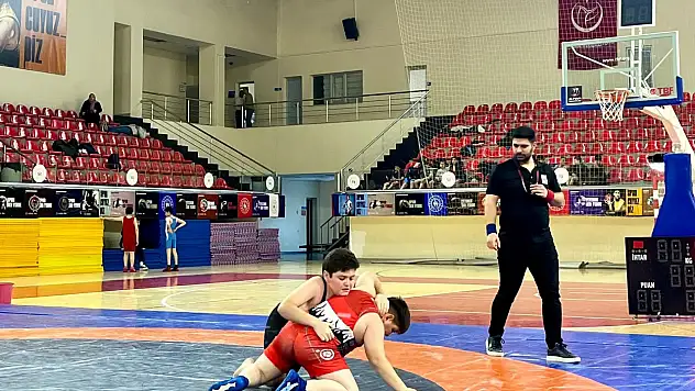 Okul Sporları Güreş Küçükler İl Birinciliği müsabakaları başladı