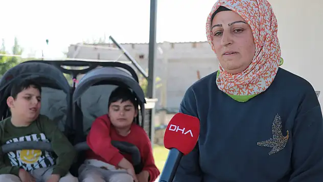 Ömürlerini engelli oğullarına adadılar...