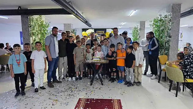 Ömürspor, sezonu ailelerle kapattı!