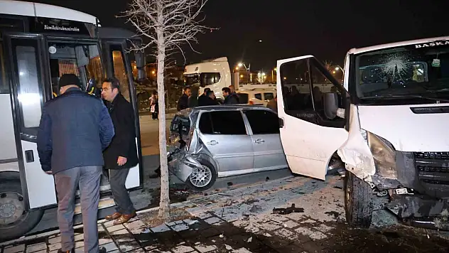 Önce kaza, sonra kavga ettiler: 2 yaralı