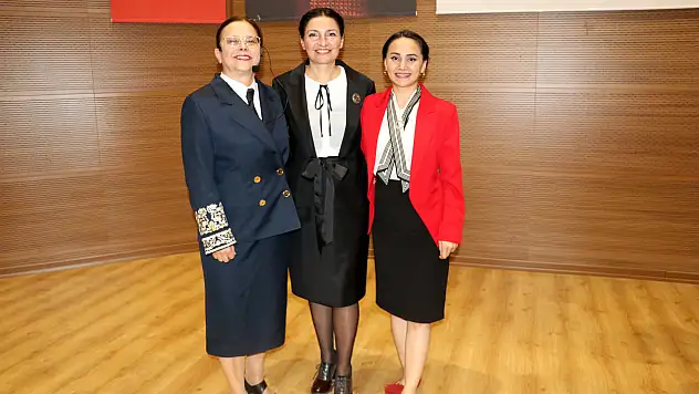 Öncü Kadınlar Cumhuriyet'in 100. Yılında Sahneye Taşındı