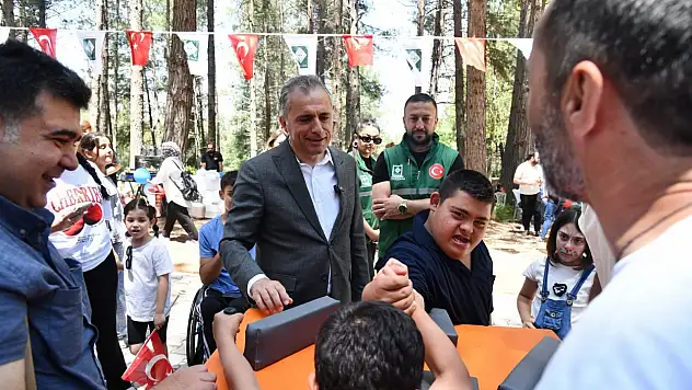 Engelliler aileleriyle piknik yaptı