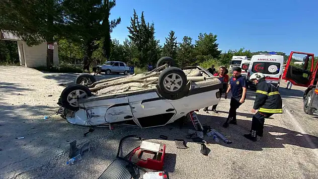 Kadirli'de otomobil takla attı: 2 yaralı